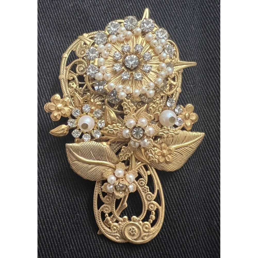 VTG Stanley Hagler Gold Tone Pearl Rhinestone Bouquet Floral Brooch Pin Luxury